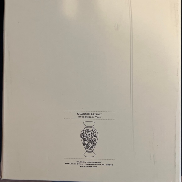 NWT Classic Lenox Rose Medley Vase Paperwork and Original Box Included - Picture 2 of 10